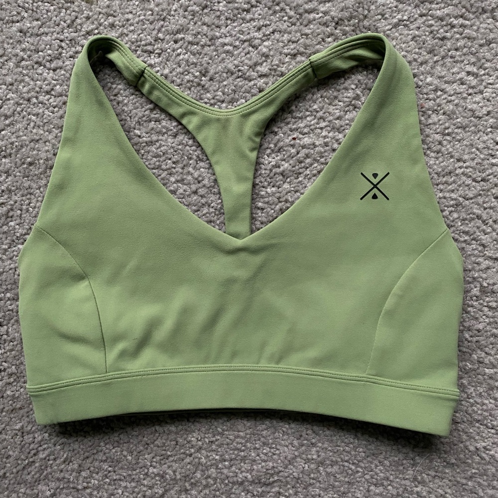 Free Spirit Outlet Women’s Streamline Sports Bra, Size XS. Muted Lime Green